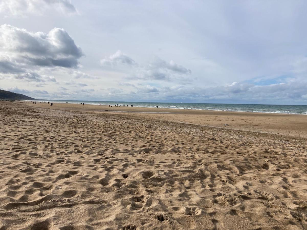 Appartement Neuf Beautiful Villers 1-4 Pers Avec Parking Prive Et A 200 M Plage Luaran gambar