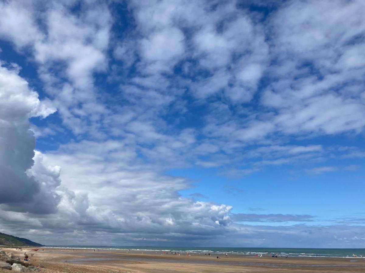 Appartement Neuf Beautiful Villers 1-4 Pers Avec Parking Prive Et A 200 M Plage Luaran gambar